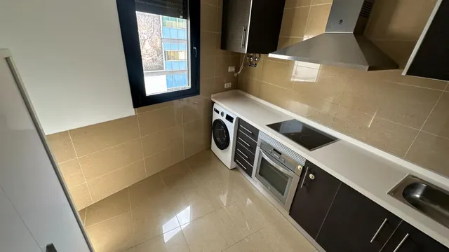 Piso exterior de 3 dormitorios y 2 baños con garaje y trastero en Avenida Buenos Aires. — 10