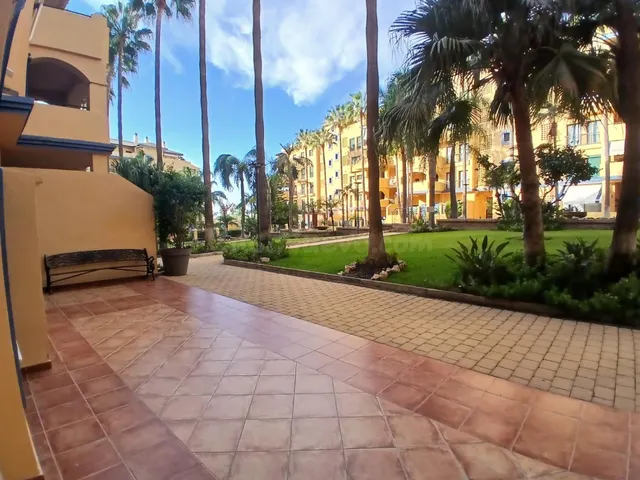 Venta de Vivienda y plaza de garaje en San Pedro de Alcántar - foto 2
