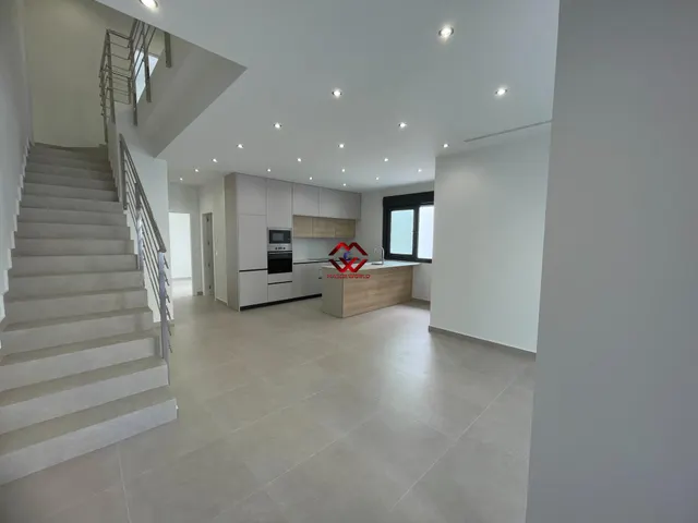 Chalet independiente de diseño con piscina privada y jardín en Heredades — 14