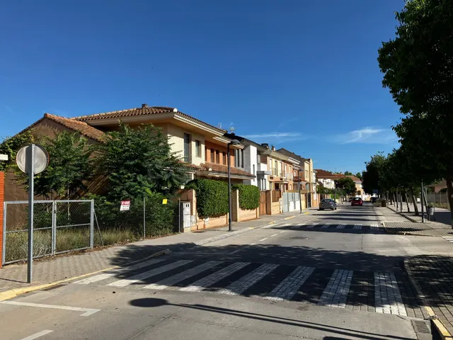 EXCELENTE PARCELA PARA SU VIVIENDA UNIFAMILIAR - foto 2