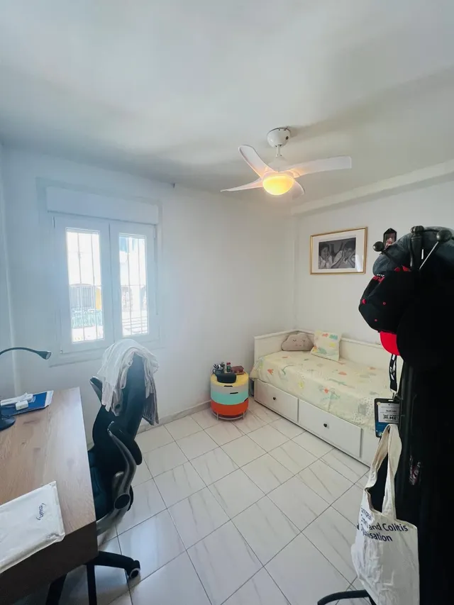 PAREADO EN VENTA EN LA COLINA A UN PASO DE LA PLAYA. — 29