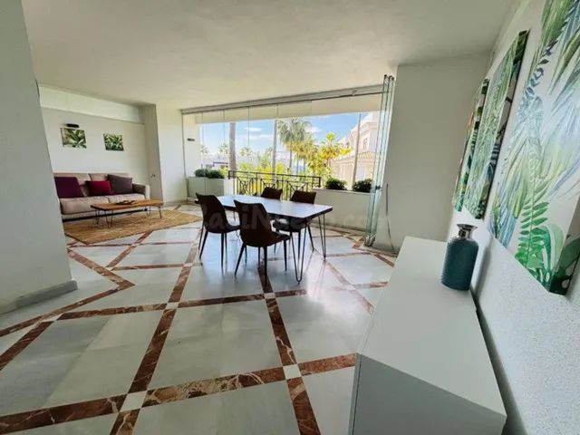 Apartamento 4 dormitorios 188 m2 en Estepona - foto 5
