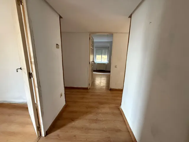 PISO PARA REFORMAR CON TERRAZA EN BEMBIBRE — 7