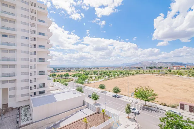OPORTUNIDAD EN VENTA DE PISO VPO DE 3 DORMITORIOS EN BARRIO ALBAYDA CON PLAZA DE GARAGE Y TRASTERO — 13