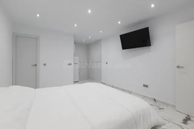 ESTUDIOS A ESTRENAR JUNTO PUERTO DEPORTIVO FUENGIROLA