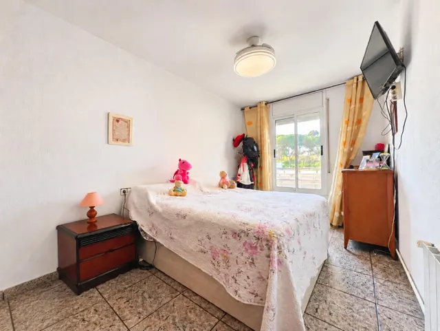 Vivienda luminosa con garaje privado y terraza en una tranquila calle de Gavà — 11