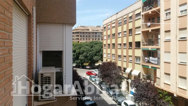 MUY AMPLIO Y LUMINOSO CON GARAJE Y TRASTERO — 23