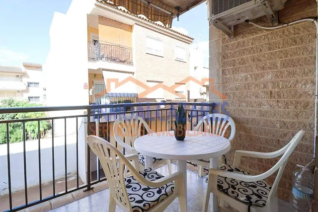 APARTAMENTO DE 2 DORMITORIOS, 1 BAÑOS Y 2 TERRAZAS. EN EL CE - foto 2