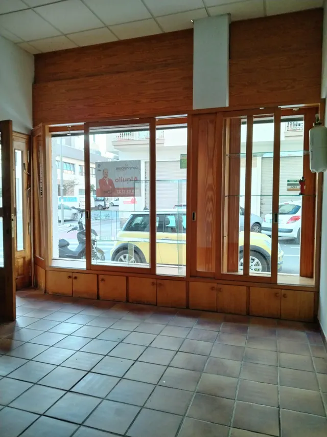 FANTASTICO LOCAL EN UNA DE LAS MEJORES ZONAS DE MOTRIL — 5