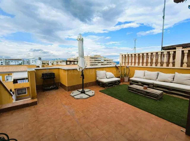 VENTA DE EXCLUSIVO BUNGALOW ÁTICO CON ESPECTACULAR TERRAZA — 2