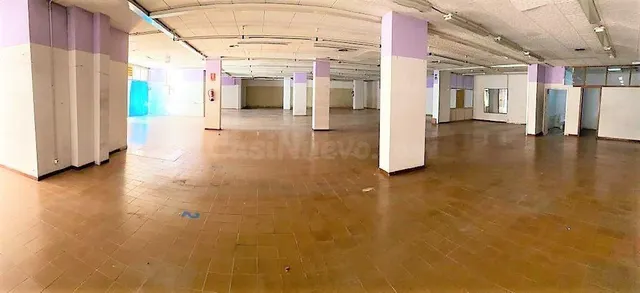 2 LOCALES UNIDOS CON UN TOTAL DE 480M2 EN LA MEJOR ZONA DEL  - foto 5