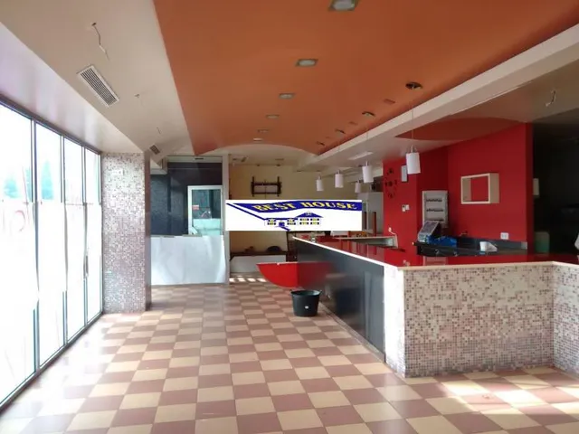 LOCAL COMERCIAL EQUIPADO PARA HOSTELERÍA. — 3