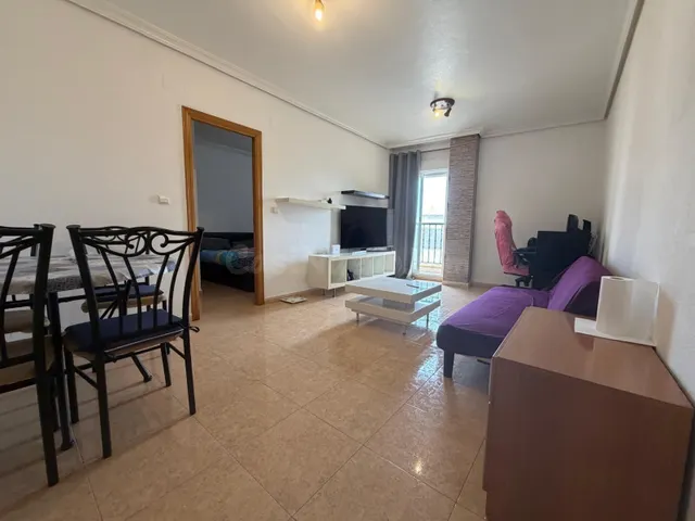 FANTASTICO APARTAMENTO EN EL CENTRO DE TORREVIEJA, IDEAL PARA PAREJAS O PERSONAS SOLTERAS — 2
