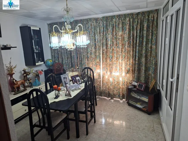 Casa para entrar a vivir en Madrigueras - foto 2