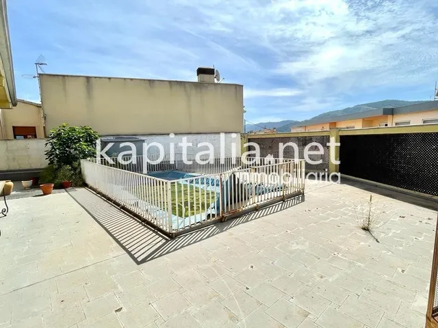 Casa + Local a la venta en Bocairent. — 20