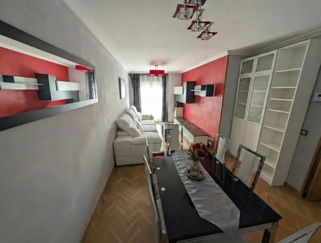 Amplio Piso en el Corazón del Casco Histórico de Vallecas