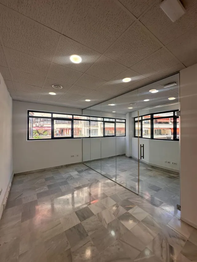 Local comercial 1 habitación 76m² en venta - Marbella