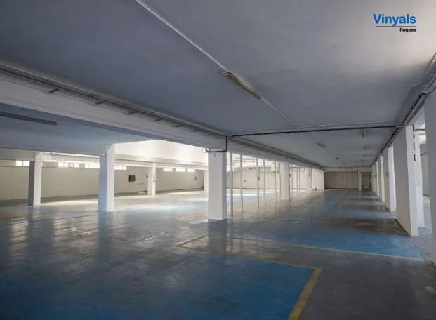 Con acceso para trailers y patios! — 3