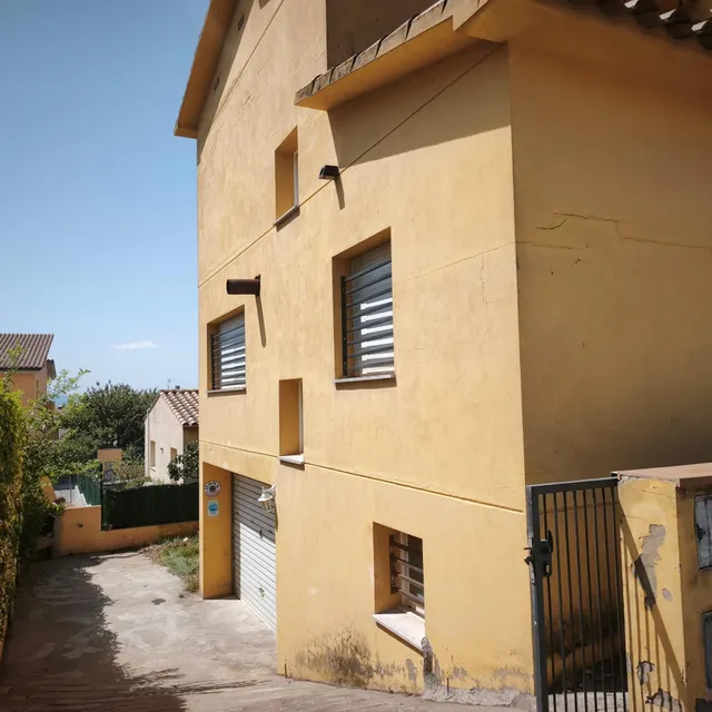 CASA UNIFAMILIAR CON GARAJE EN LA URBANIZACIÓN GRANJA DE MONTGRÍ — 12