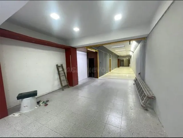 LOCAL COMERCIAL EN LA SAGRERA CERCA NUEVA estación AVE - foto 4