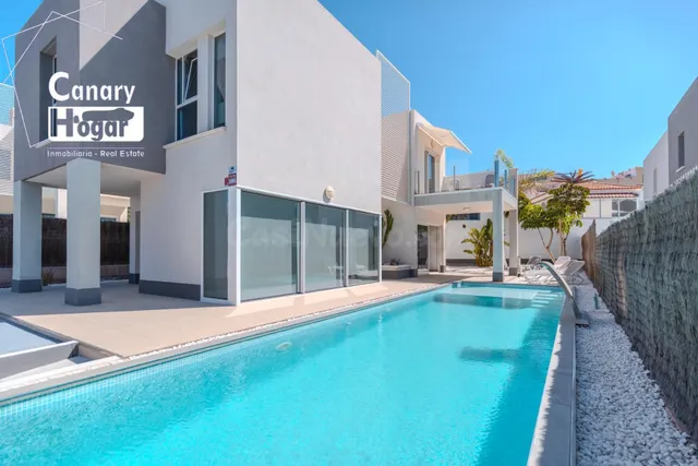 Villa Moderna y Acogedora con Piscina Privada en “Nirvana Pa