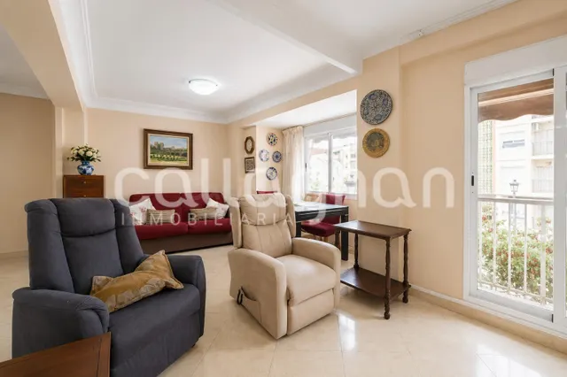 Acogedor piso junto al mar en El Cabanyal - foto 3