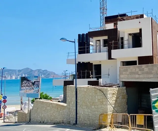 PRIMERA LÍNEA DE PLAYA EN BENIDORM Y CON PISCINA PRIVADA!!! — 8