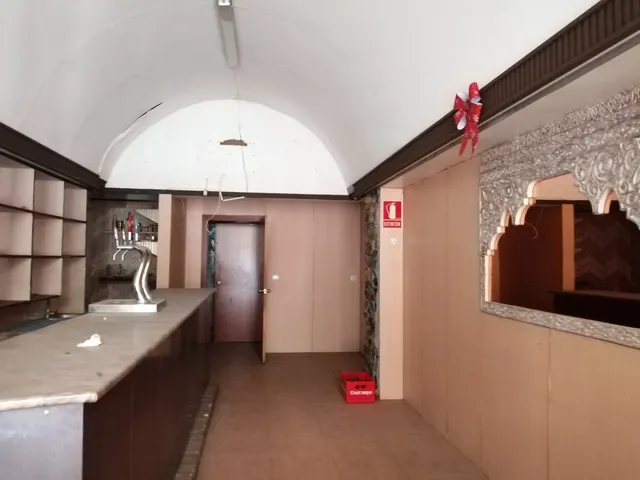 MAGNIFICO LOCAL CON DOS NEGOCIOS — 16
