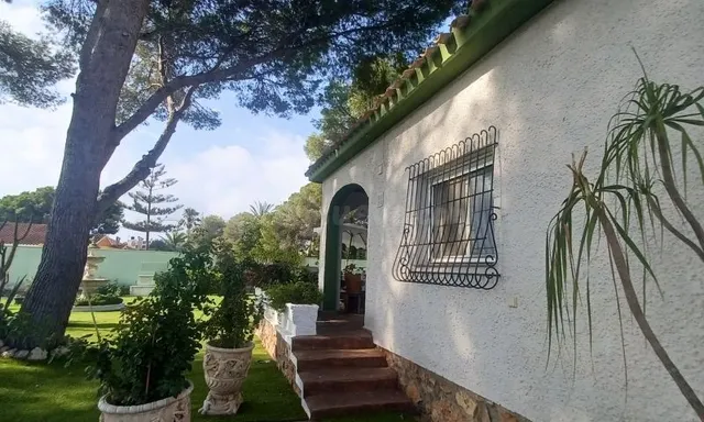 Villa de 3 dormitorios, 3 baños en campo amor ( Orihuela Costa ) — 32