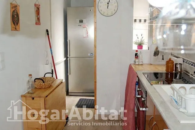 Acogedor, bonito y luminoso con balcón, todo exterior y cerca del centro — 9