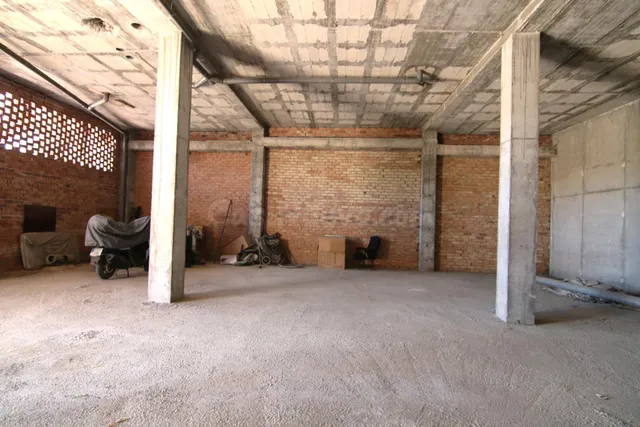 SE ALQUILA LOCAL COMERCIAL DE 180 M2 - foto 5