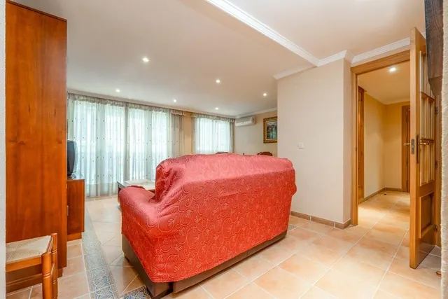 Piso en el centro de Granada, totalmente reformado con dos grandes dormitorios y un baño — 31