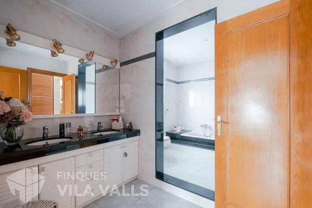 Casa con terraza, jardín y amplios espacios — 30