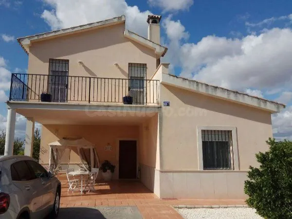 ¡En Venta! Exclusivo chalet independiente en La Carlota. — 8