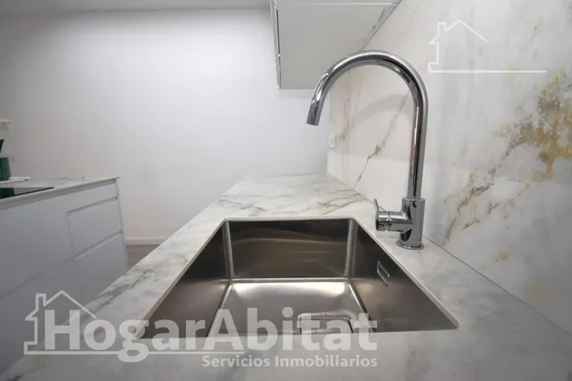 Reformado y muy bonito con balcón junto av. del maestro rodrigo — 15