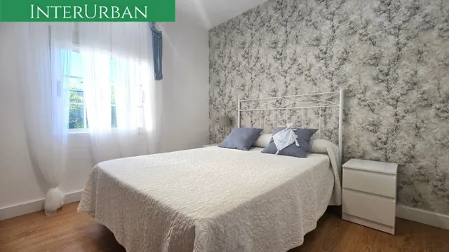 Espectacular chalet independiente con piscina privada y gran parcela en La Pobla de Vallbona — 24