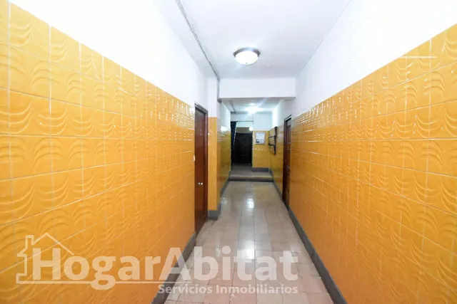 ¡oportunidad! bajo bonito, luminoso y reformado con patio, todo amueblado — 43