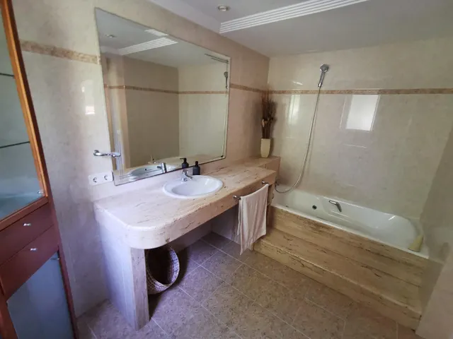 CHALET CON LICENCIA DE ALQUILER VACACIONAL — 46