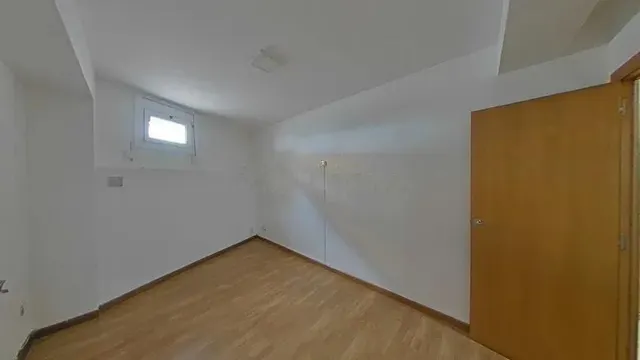 Venta de Estudio en Calle Baró de Sant Lluís — 11