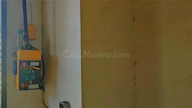 LOCAL DE 80 M2 CON PUERTA AUTOMÁTICA Y MUELLE DE CARGA EN AL - foto 5