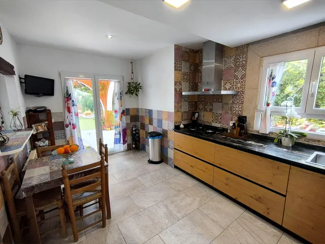 Precioso chalé unifamiliar aislado con piscina y amplio garaje — 18