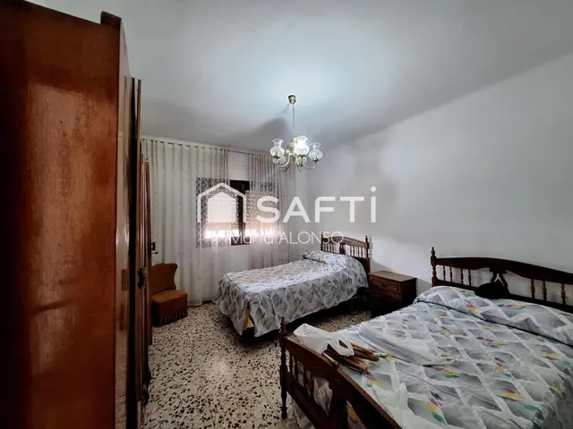 Amplia vivienda,con terraza y muchas posibilidades — 11