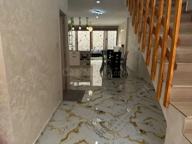 CASA DOS PLANTAS CON TERRAZA - foto 3