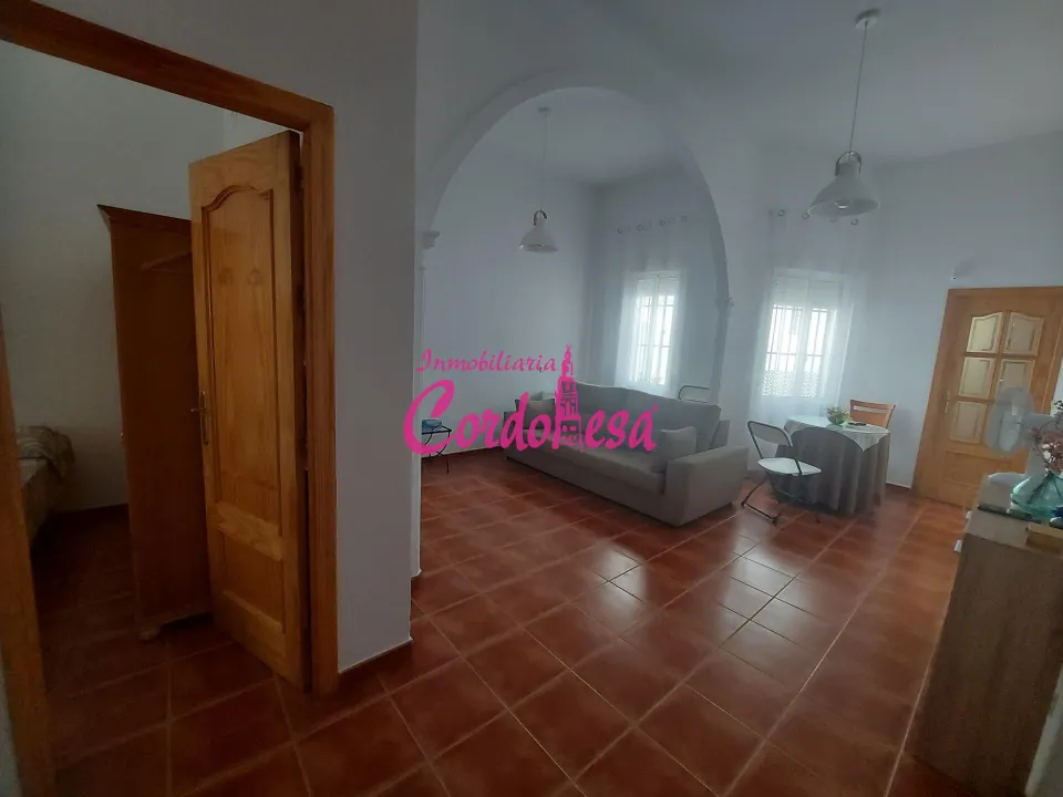 MAGNIFICA VIVIENDA EN PLANTA BAJA CON PATIO. EN HUERTA LA REINA!!!
