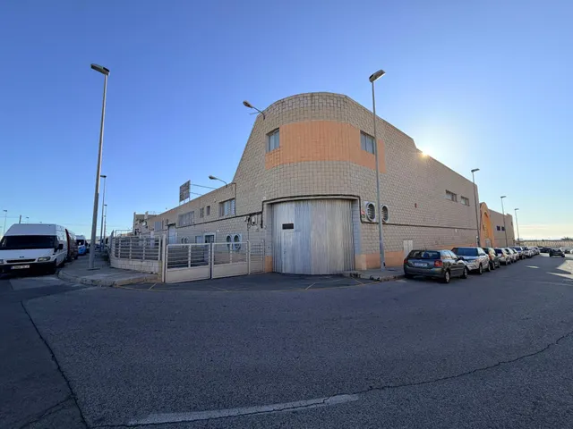 ALQUILER DE NAVE INDUSTRIAL EN CARRúS — 27
