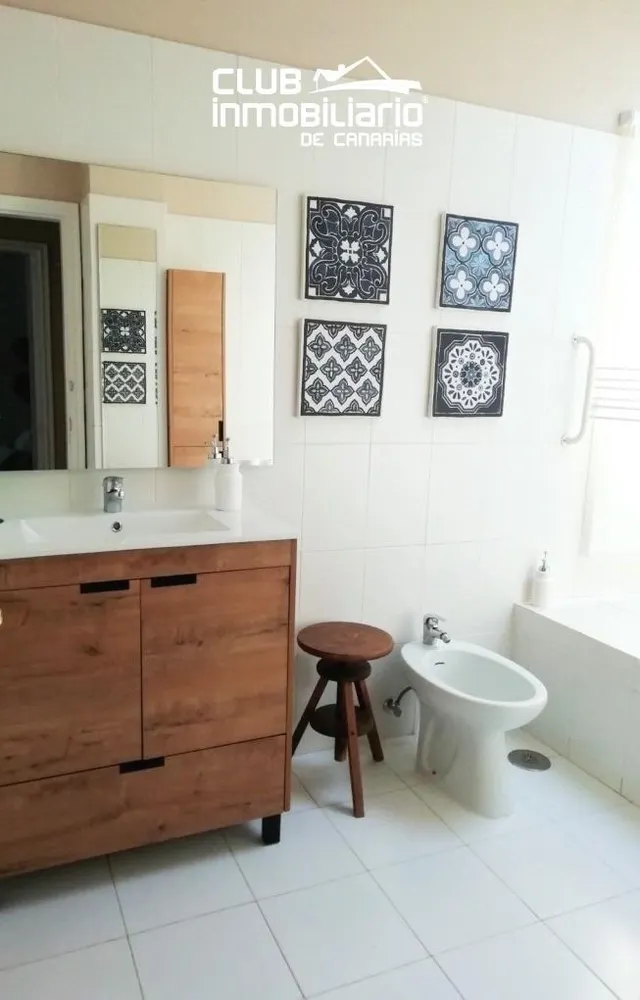 Piso amueblado de 3 dormitorios con terraza y jardín en tabaiba alta — 13
