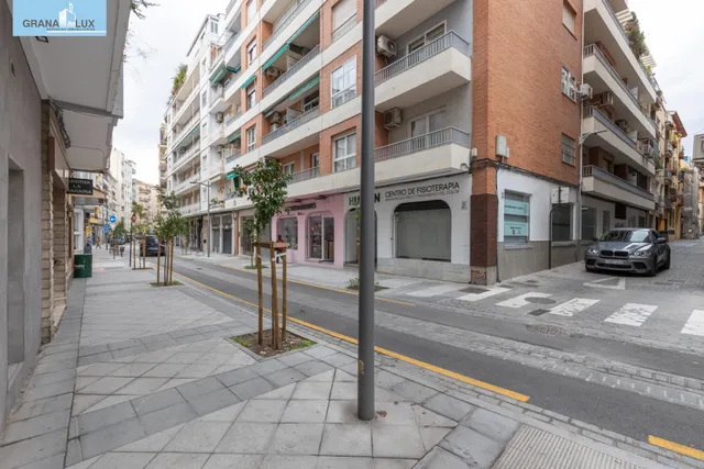 Amplio piso con garaje y trastero en el centro — 49