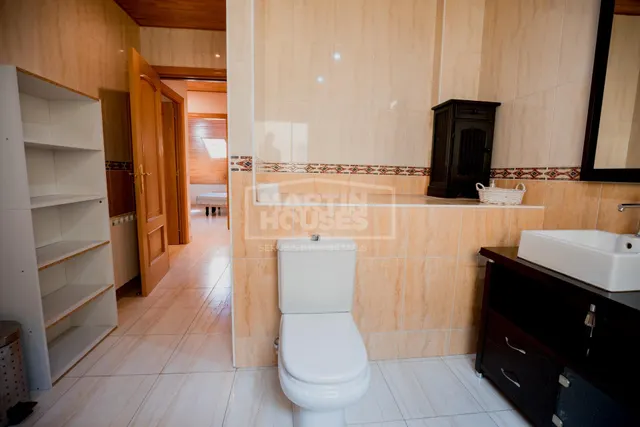 Dúplex de 3 habitaciones en el centro de La Seu d'Urgell — 25