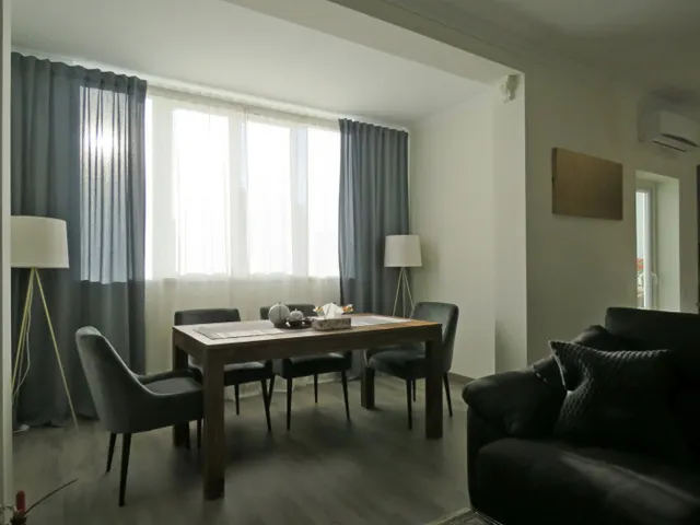 Piso recién reformado en AVENIDAS - CENTRO — 7
