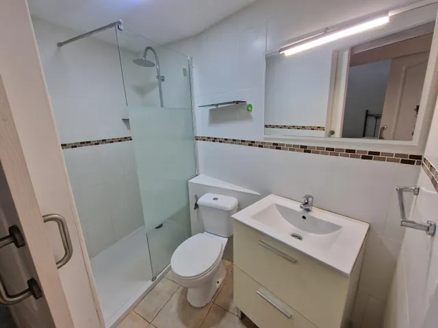 Piso 2 plantas con 3 dormitorios y una terraza — 8
